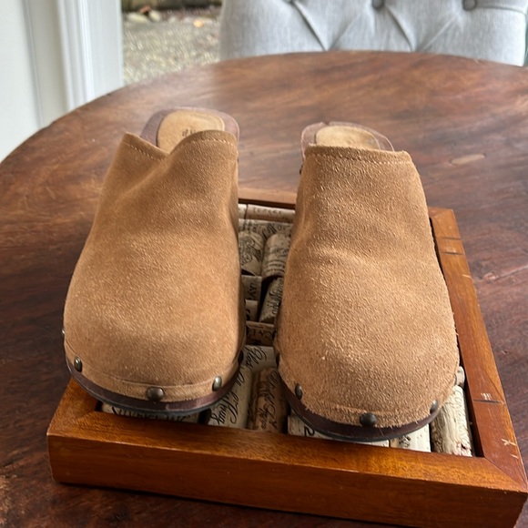 GAP Shoes - Gap never worn clogs